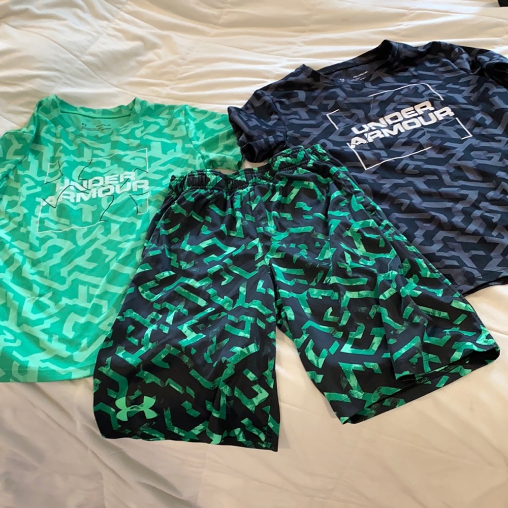 Set of three boys athletic wear